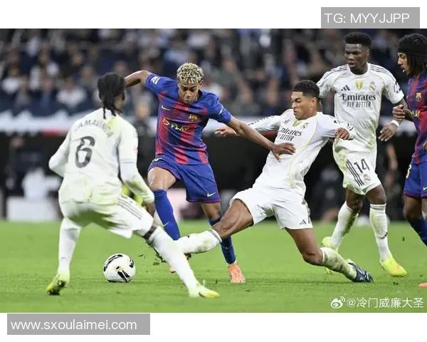 皇马与巴萨巅峰对决8月17日激情四溢谁将赢得西班牙超级杯荣耀